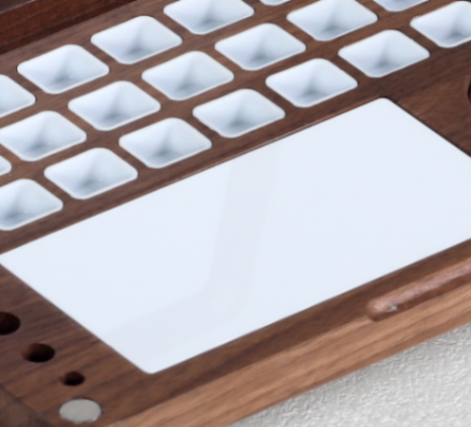 Aquarel van zwarte walnotenhout met telefoonstandaard